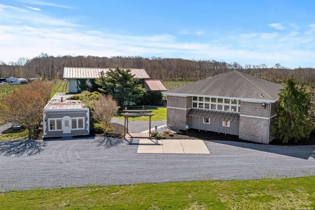 18910 Middle Road Cutchogue NY 11935