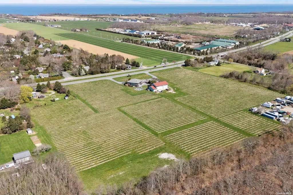18910 Middle Road Cutchogue NY 11935