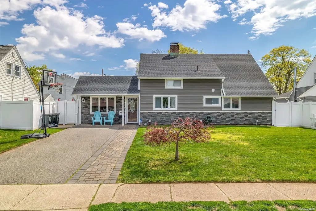 5 Starling Lane Levittown NY 11756