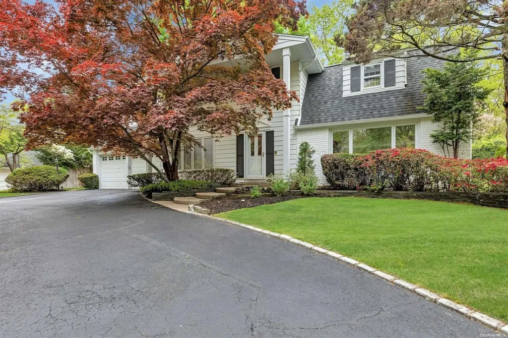 43 Wichard Boulevard Commack NY 11725