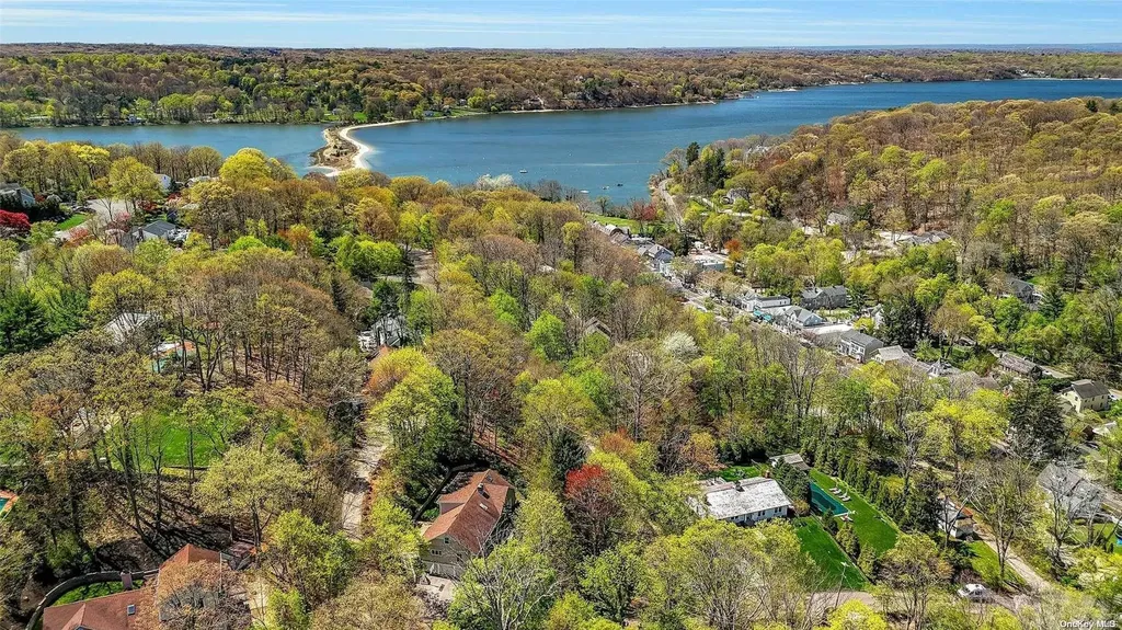 38 Fairway Place Cold Spring Harbor NY 11724