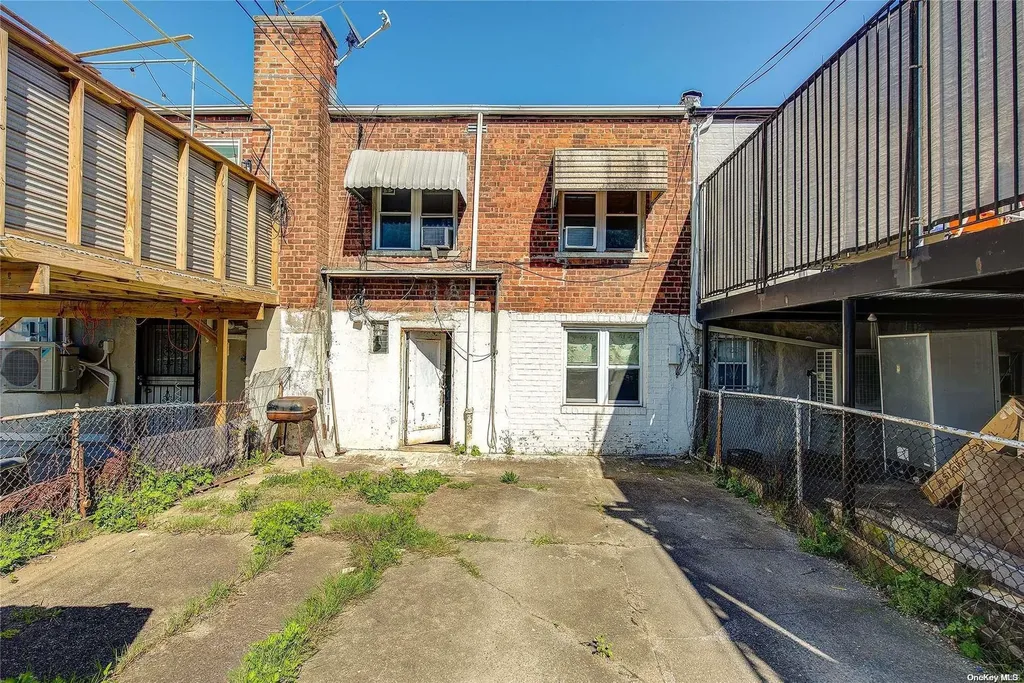 132 E 46th Street Brooklyn NY 11203