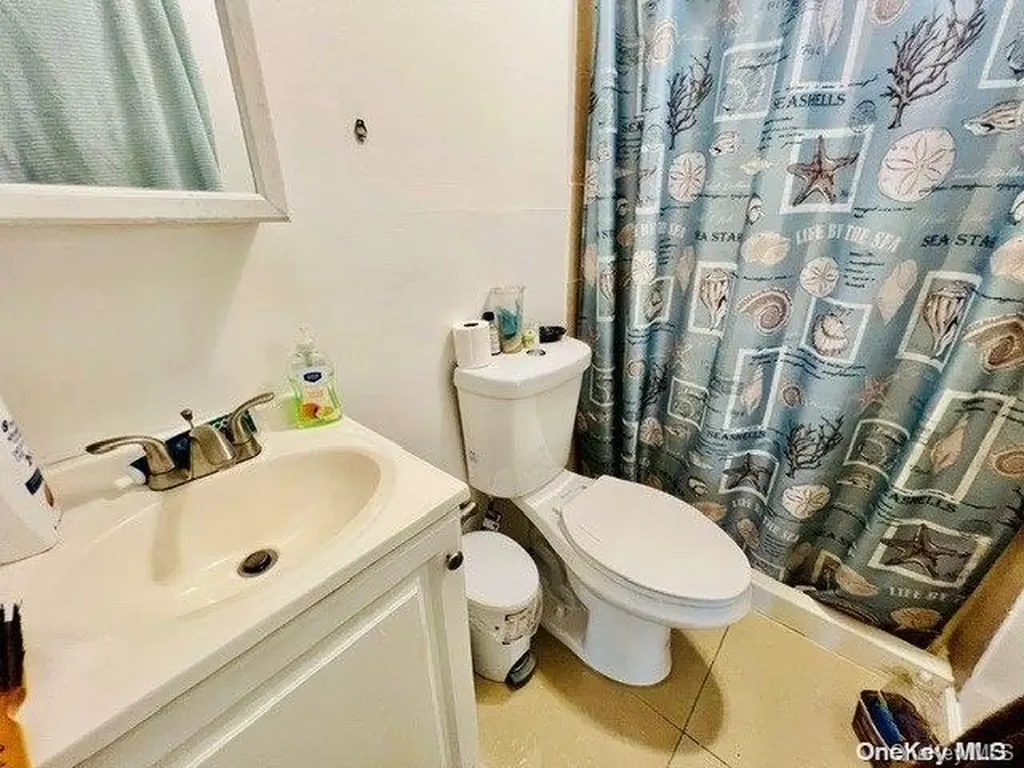 587 S Bayview Avenue Freeport NY 11520