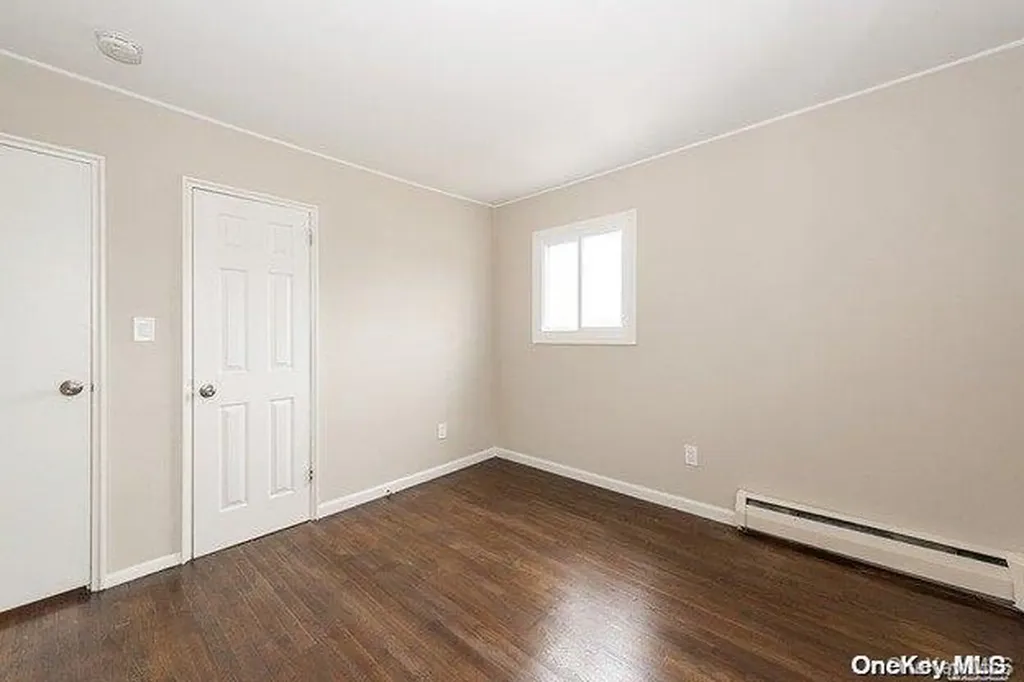 587 S Bayview Avenue Freeport NY 11520