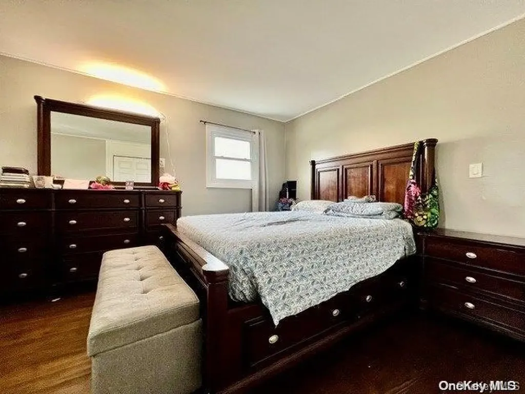 587 S Bayview Avenue Freeport NY 11520