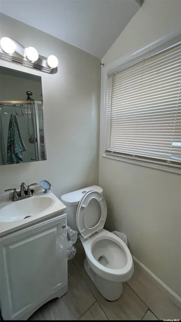 587 S Bayview Avenue Freeport NY 11520