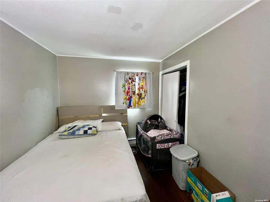 587 S Bayview Avenue Freeport NY 11520