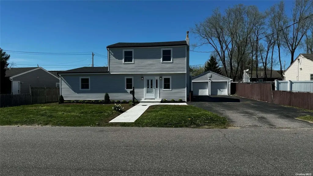 283 15th Street West Babylon NY 11704