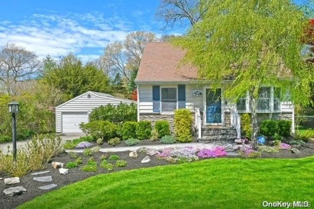 403 Sunset Lane Smithtown NY 11787