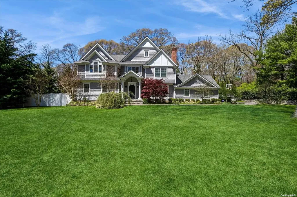 31 Bunkerhill Drive Huntington NY 11743