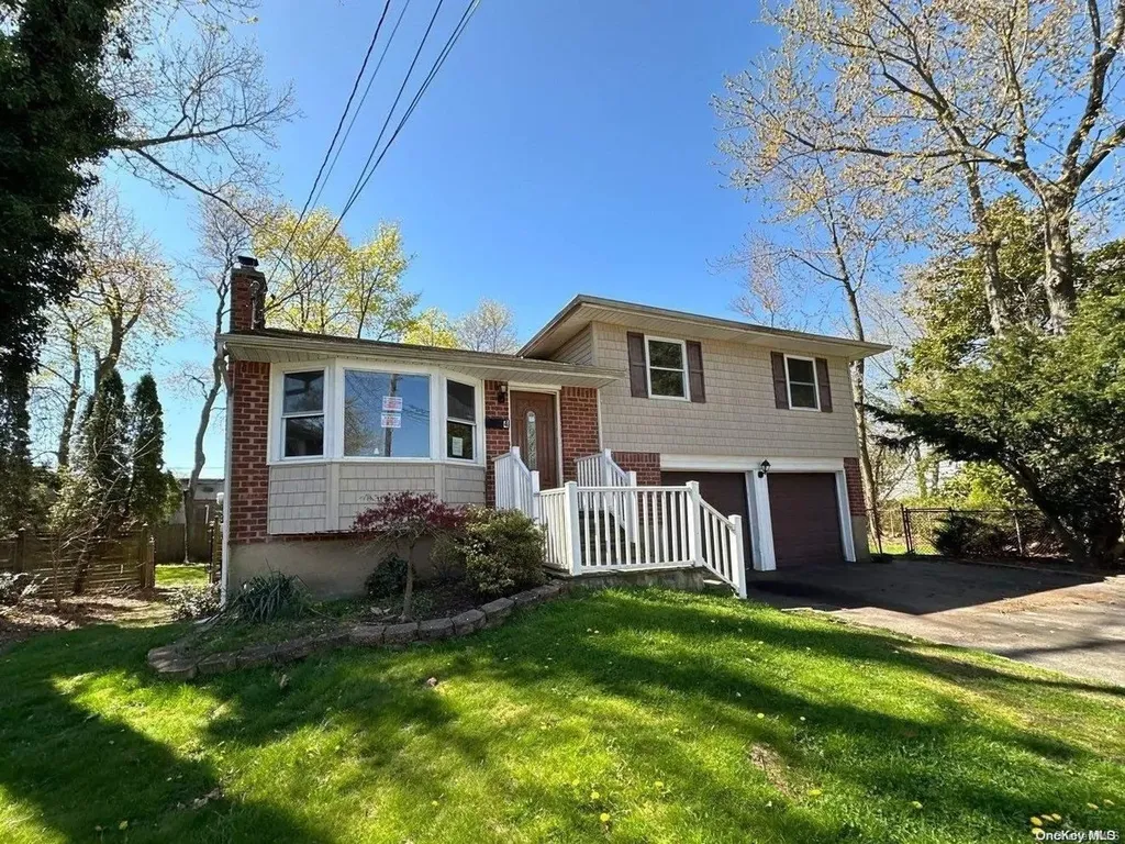 4 Hayfield Court Commack NY 11725