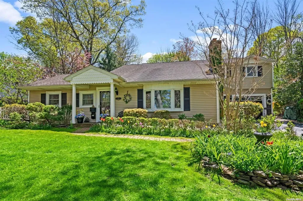 8 Walnut Place Huntington NY 11743