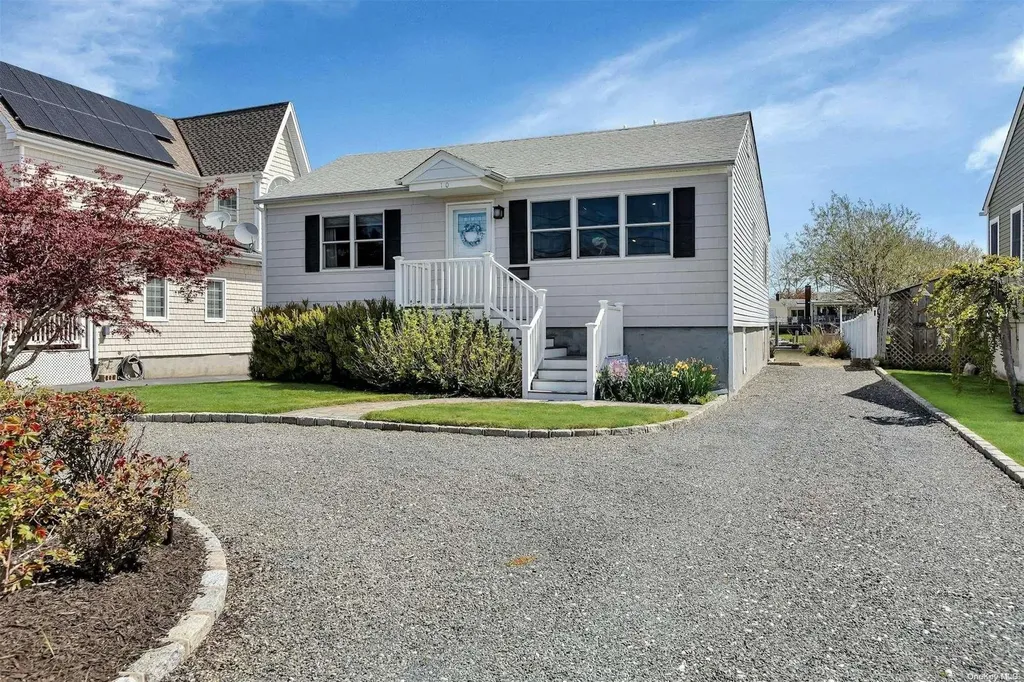 10 Namkee Lane Blue Point NY 11715