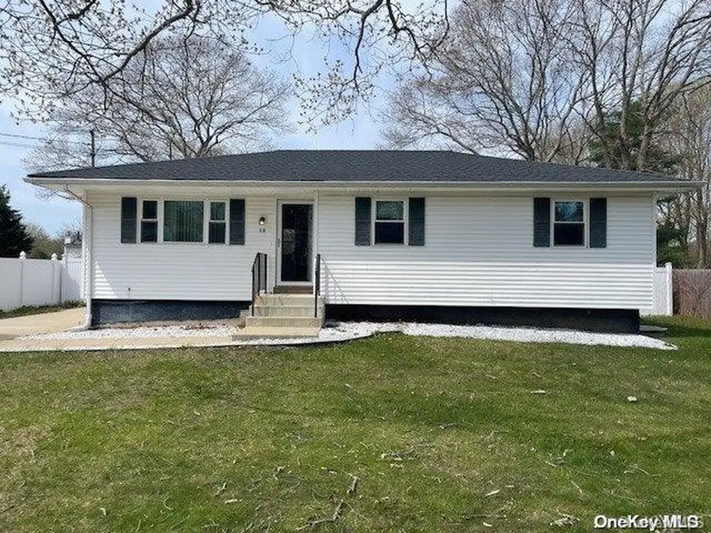 46 Carver Boulevard Bellport NY 11713