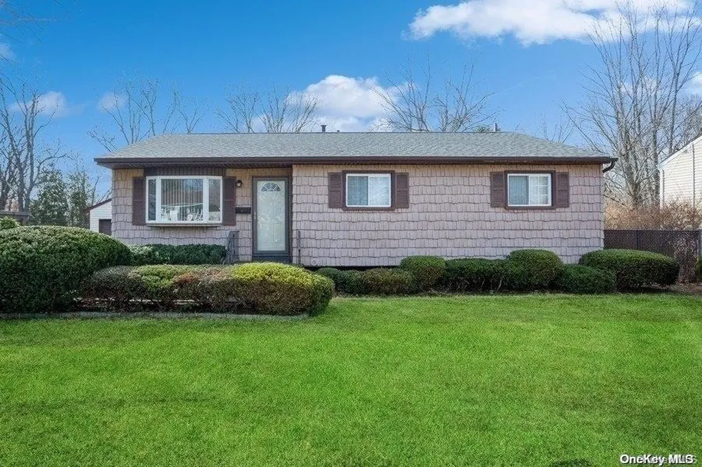 21 Avondale Drive Centereach NY 11720