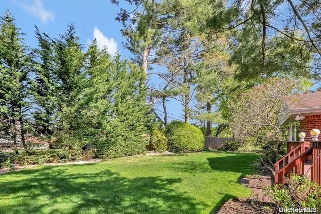 11 Hedgerow Lane Jericho NY 11753