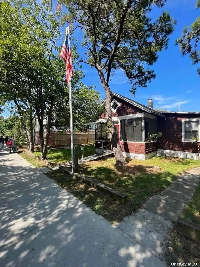 276 Cottage Walk Ocean Beach NY 11770