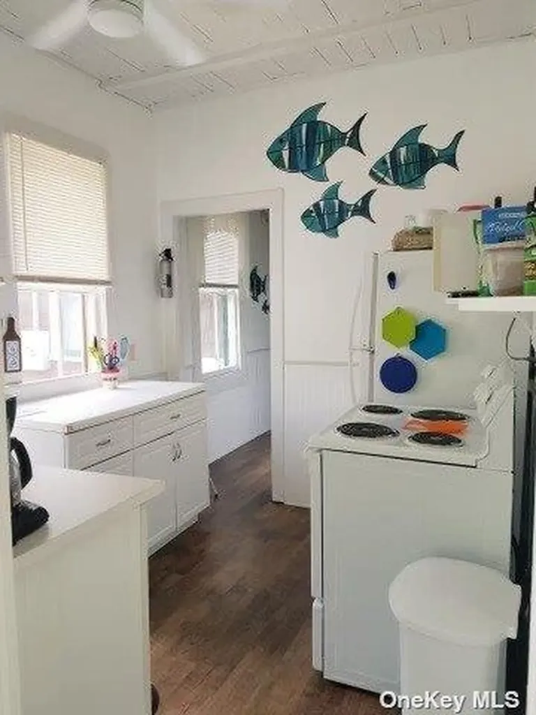 276 Cottage Walk Ocean Beach NY 11770