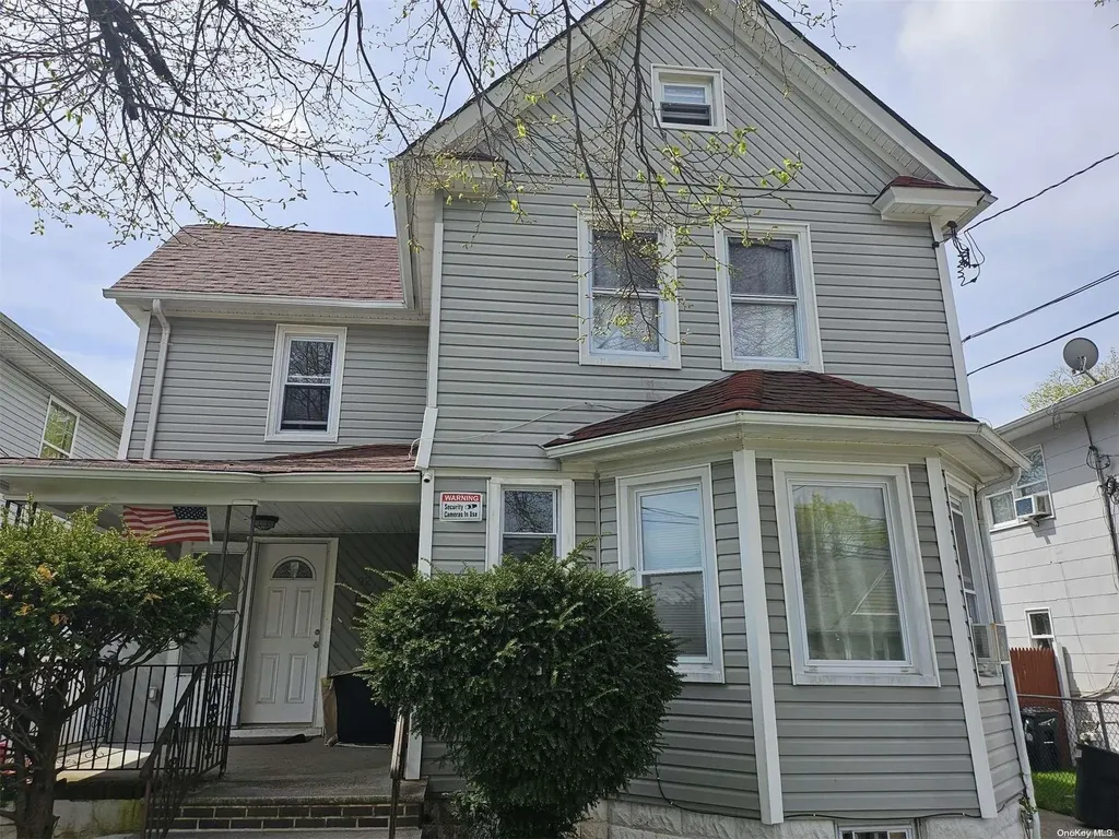32 Dorlon Street Hempstead NY 11550