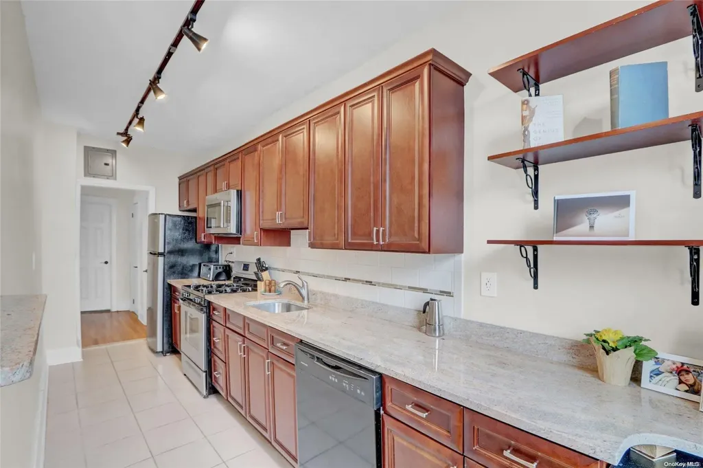 185 Atlantic Avenue Lynbrook NY 11563