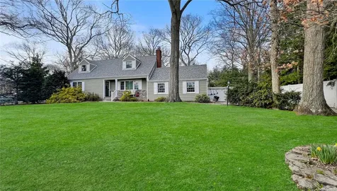 5 Circle Court Farmingville NY 11738