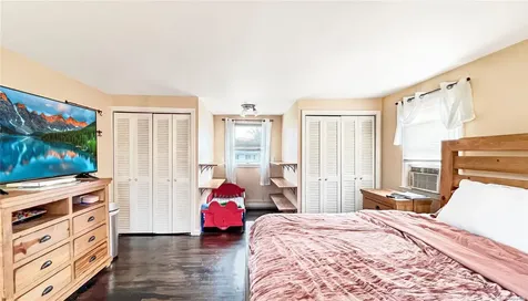 5 Circle Court Farmingville NY 11738