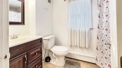 5 Circle Court Farmingville NY 11738