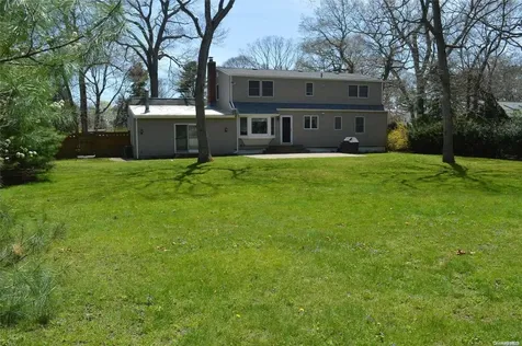 5 Circle Court Farmingville NY 11738
