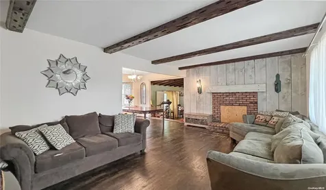 5 Circle Court Farmingville NY 11738