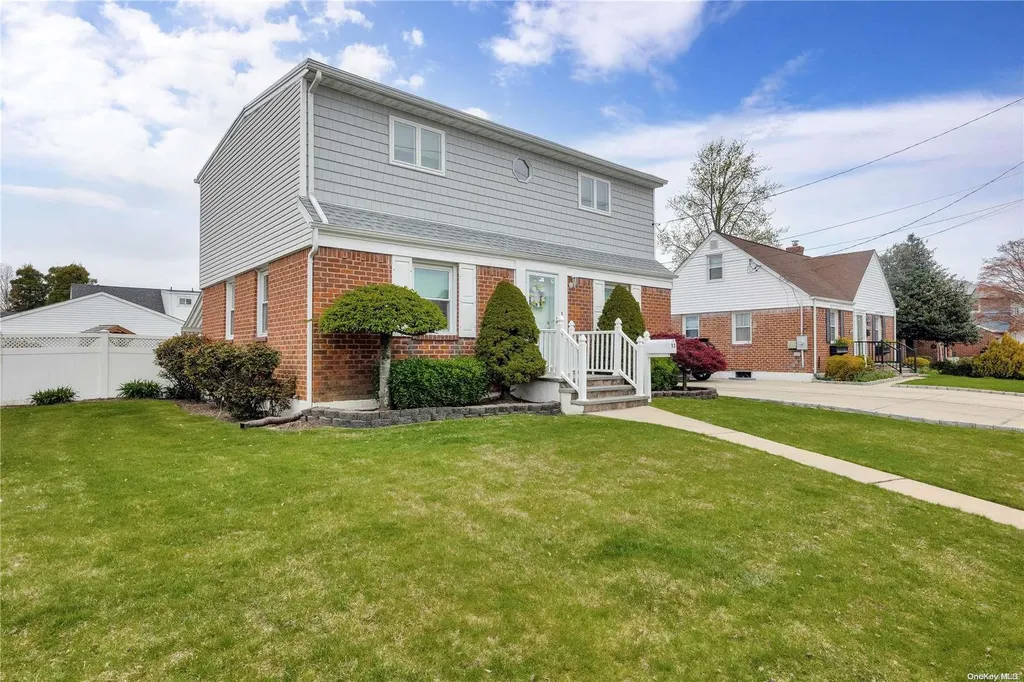52 Cedar Drive Farmingdale NY 11735