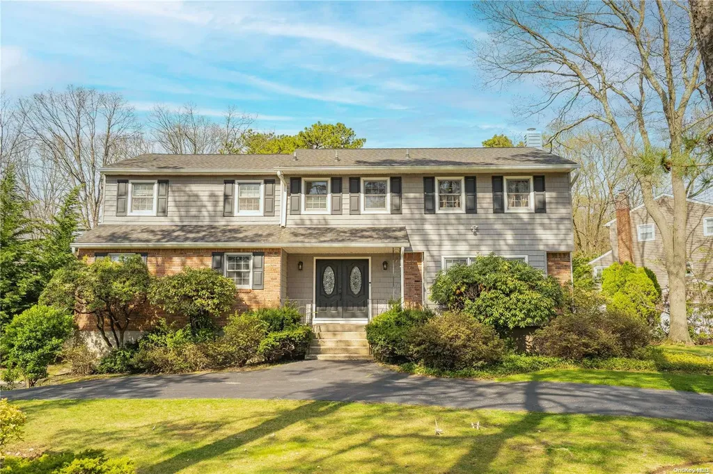 91 Mcculloch Drive Dix Hills NY 11746
