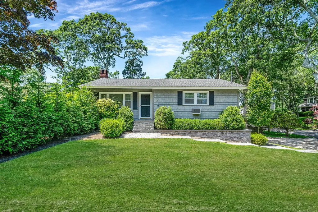 3 Crestview Drive Remsenburg NY 11960