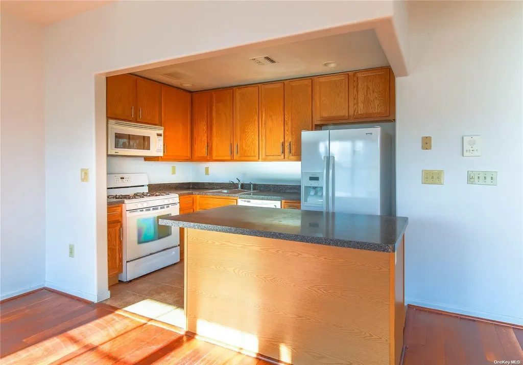 7201 Catamaran Way Arverne NY 11692