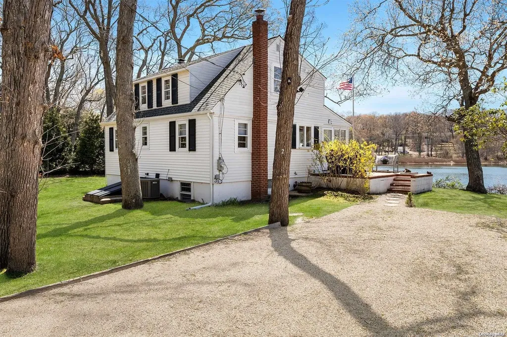 2 Doris Lane Southampton NY 11968