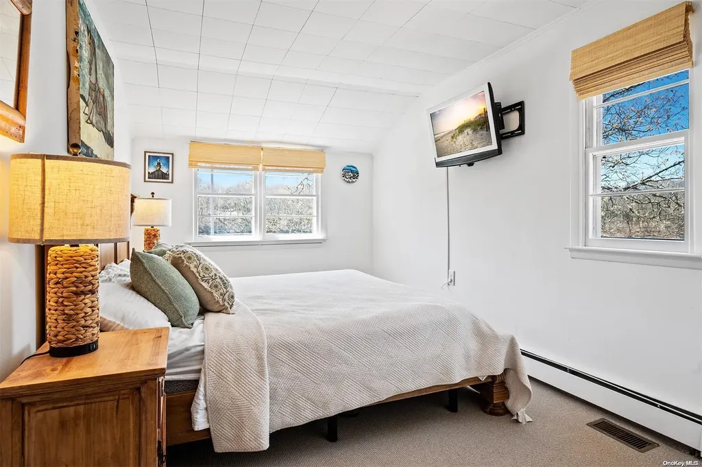 2 Doris Lane Southampton NY 11968