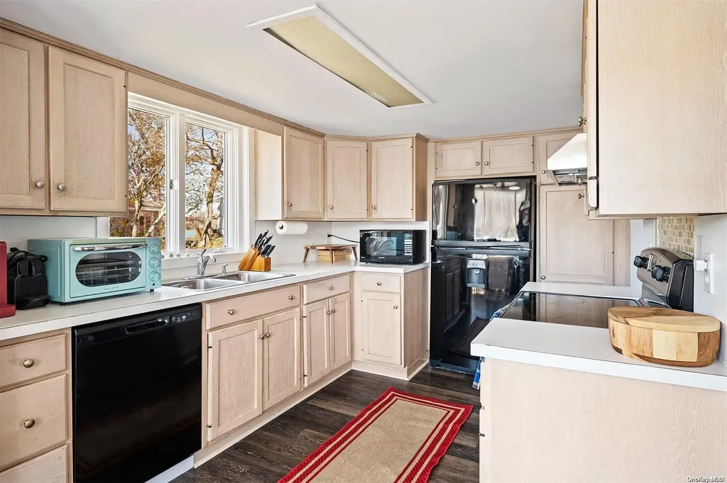 2 Doris Lane Southampton NY 11968