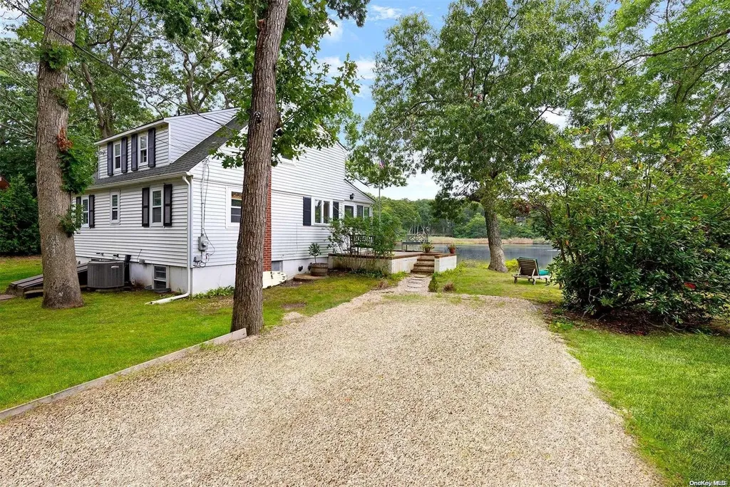 2 Doris Lane Southampton NY 11968
