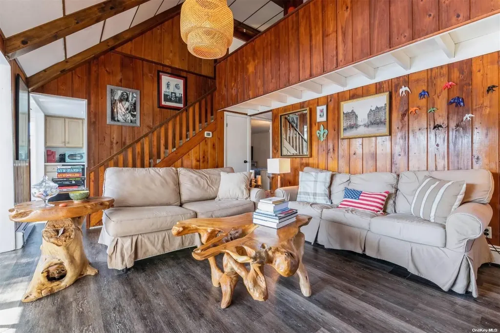 2 Doris Lane Southampton NY 11968
