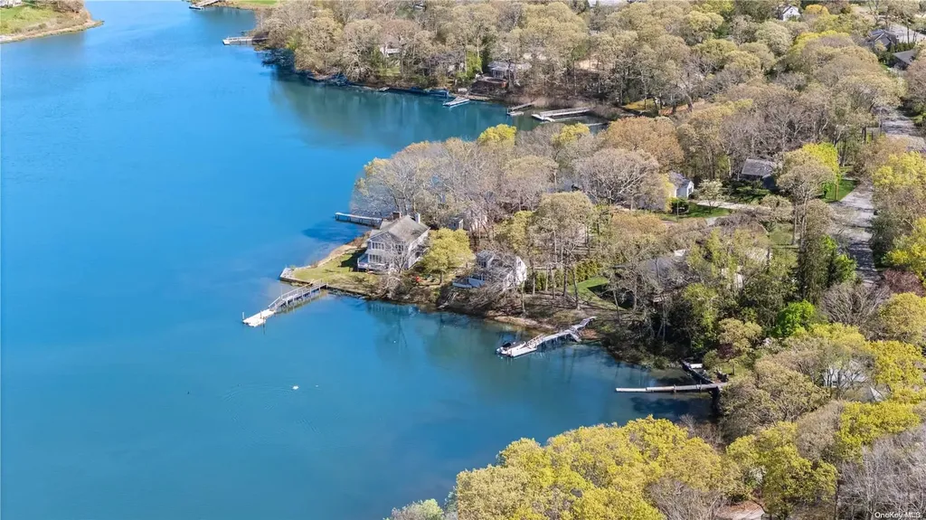 2 Doris Lane Southampton NY 11968
