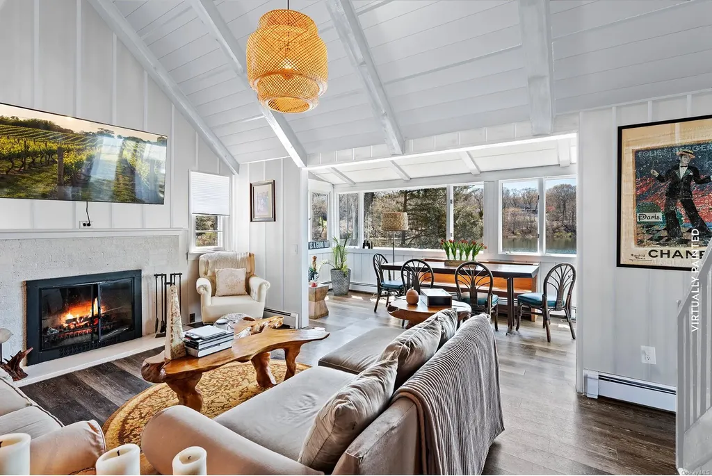 2 Doris Lane Southampton NY 11968