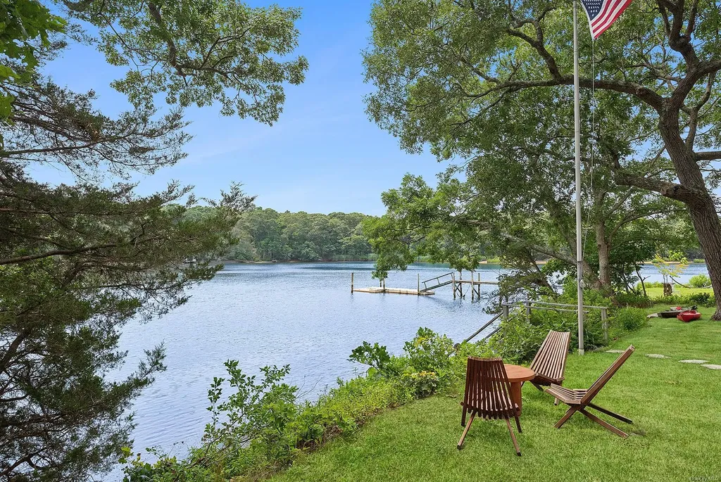 2 Doris Lane Southampton NY 11968