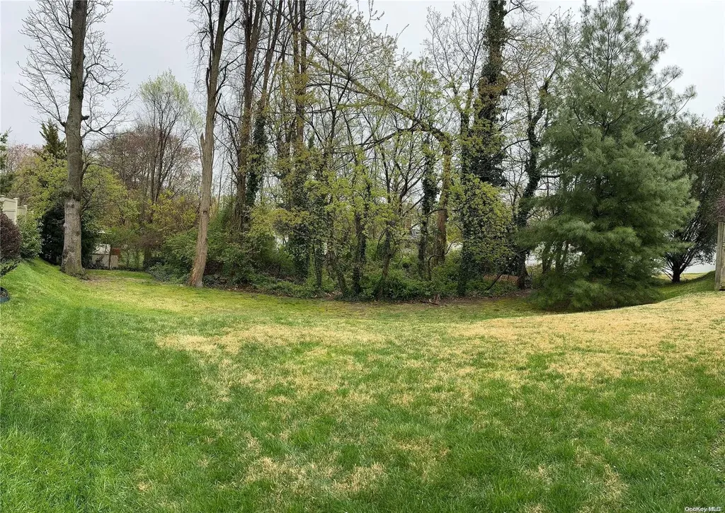 159a Copiague Place Copiague NY 11726