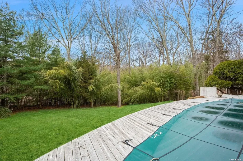 27 Deerwood Path Southampton NY 11968