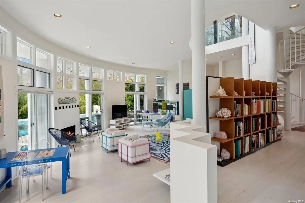 27 Deerwood Path Southampton NY 11968