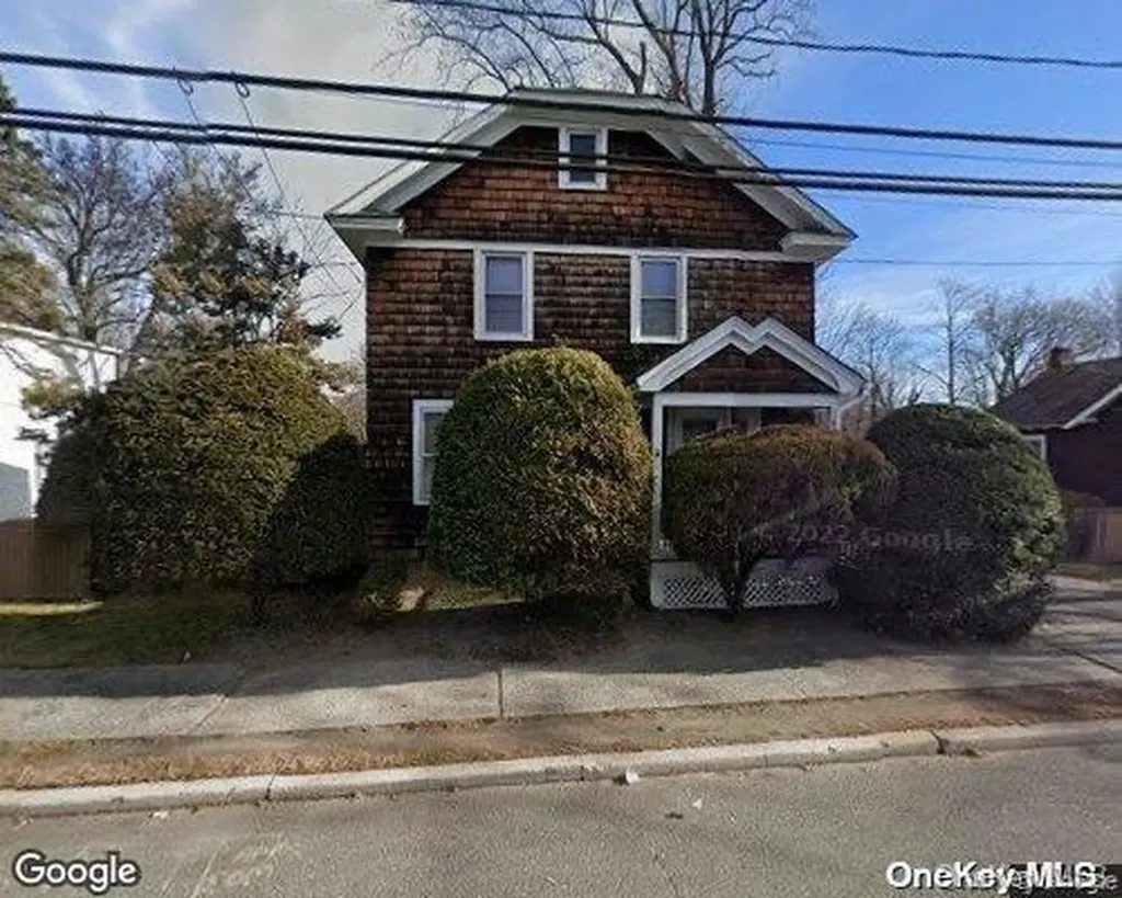 553 Broadway Amityville NY 11701