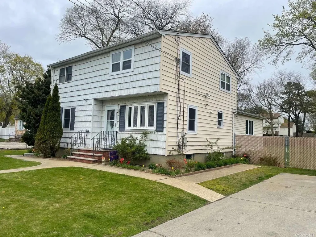 919 Wilson Boulevard Central Islip NY 11722
