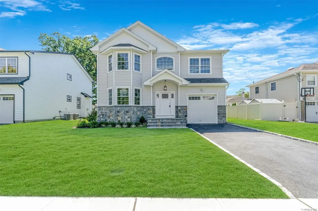 3748 Marilyn Drive Seaford NY 11783