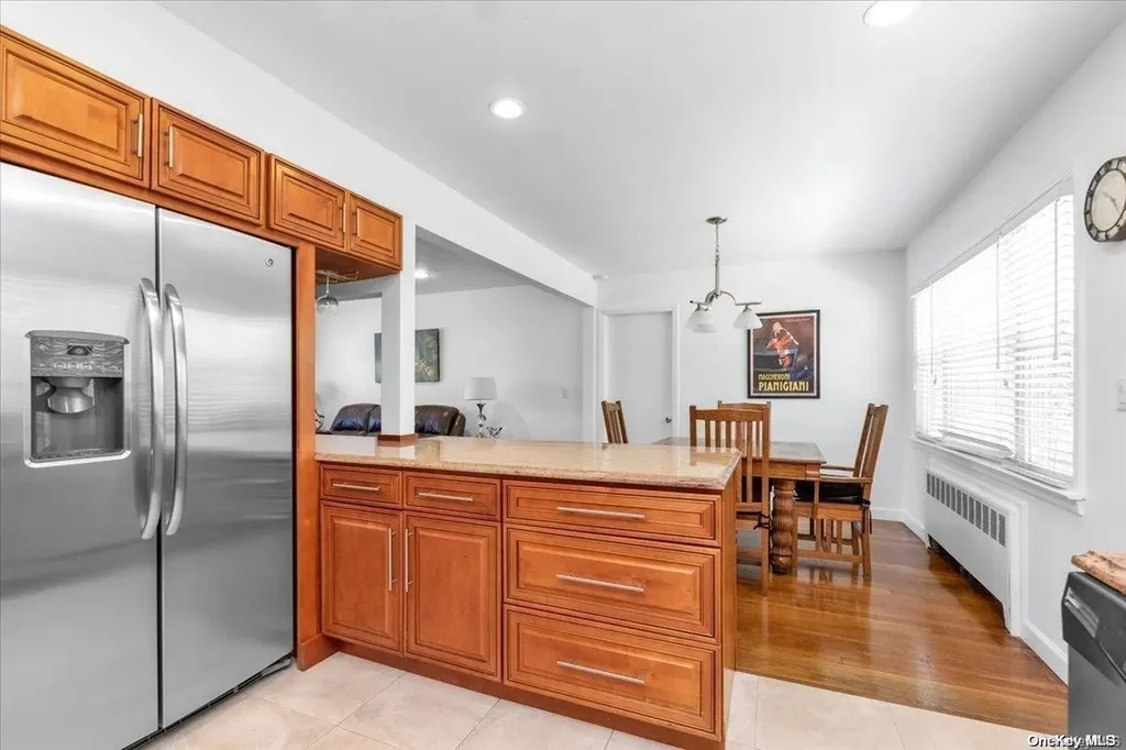 42 Surrey Lane Valley Stream NY 11580