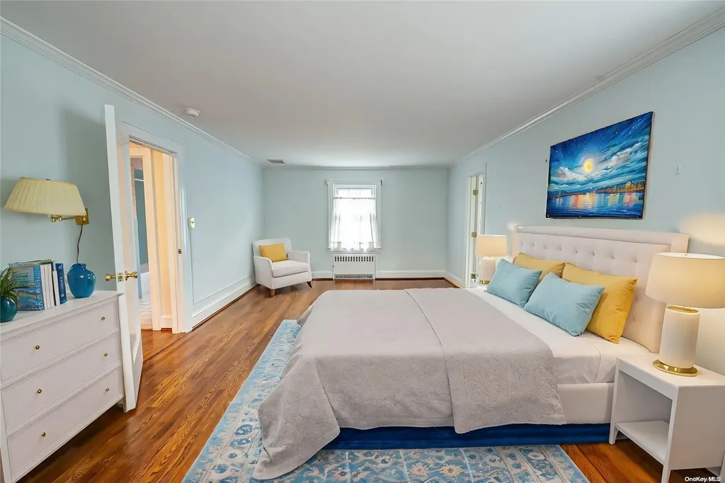 56 Donald Street East Williston NY 11596