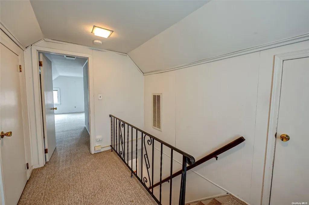 56 Donald Street East Williston NY 11596